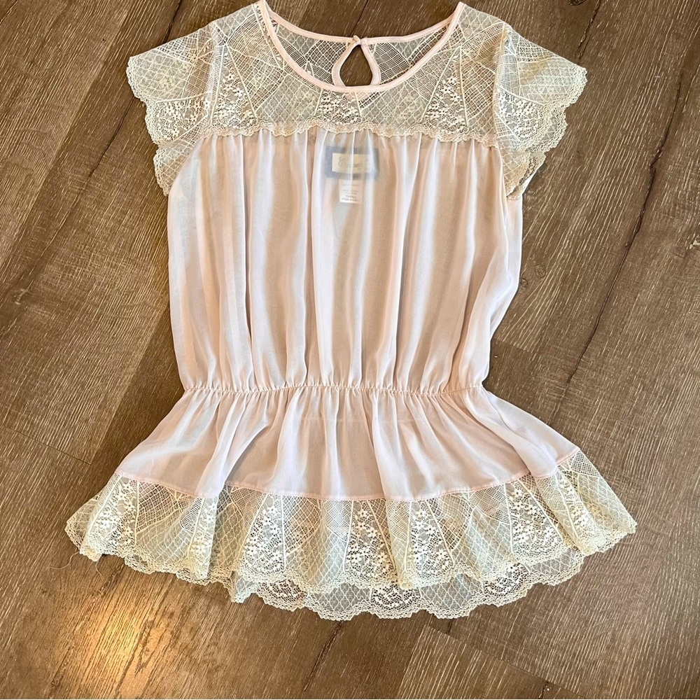 Emmelee Women Pink Short Sleeve Blouse Sz small lace accents semi sheer